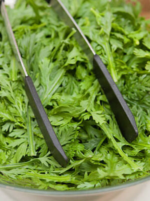 Garland chrysanthemum salad bar